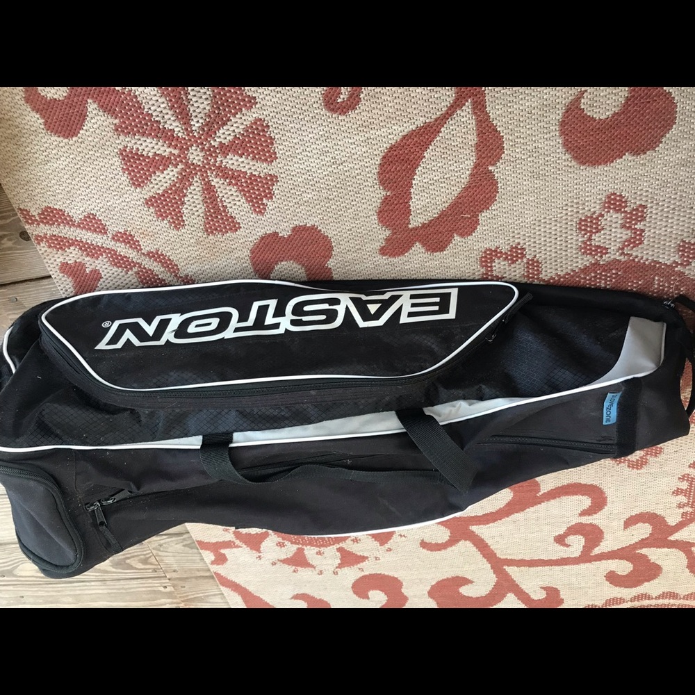Easton softball roller bag